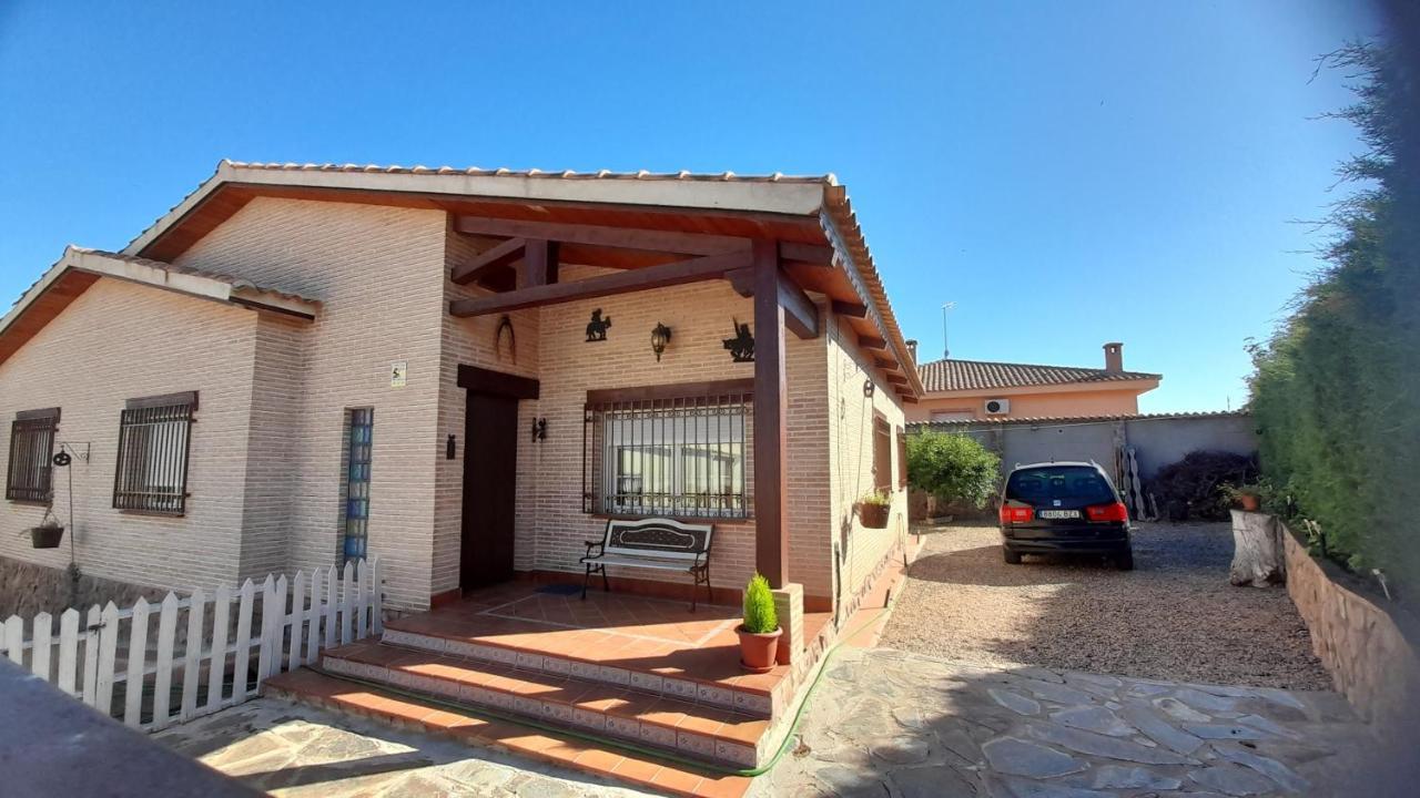 Vivencias Casa Rural Para 10 Personas Camunas Exterior foto